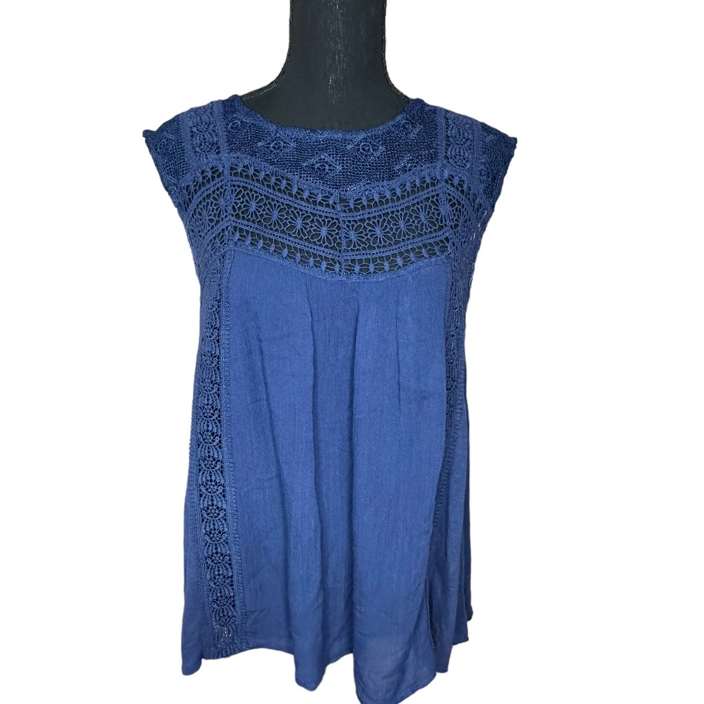 Women's jolt sleeveless top with button down the back size S EUC